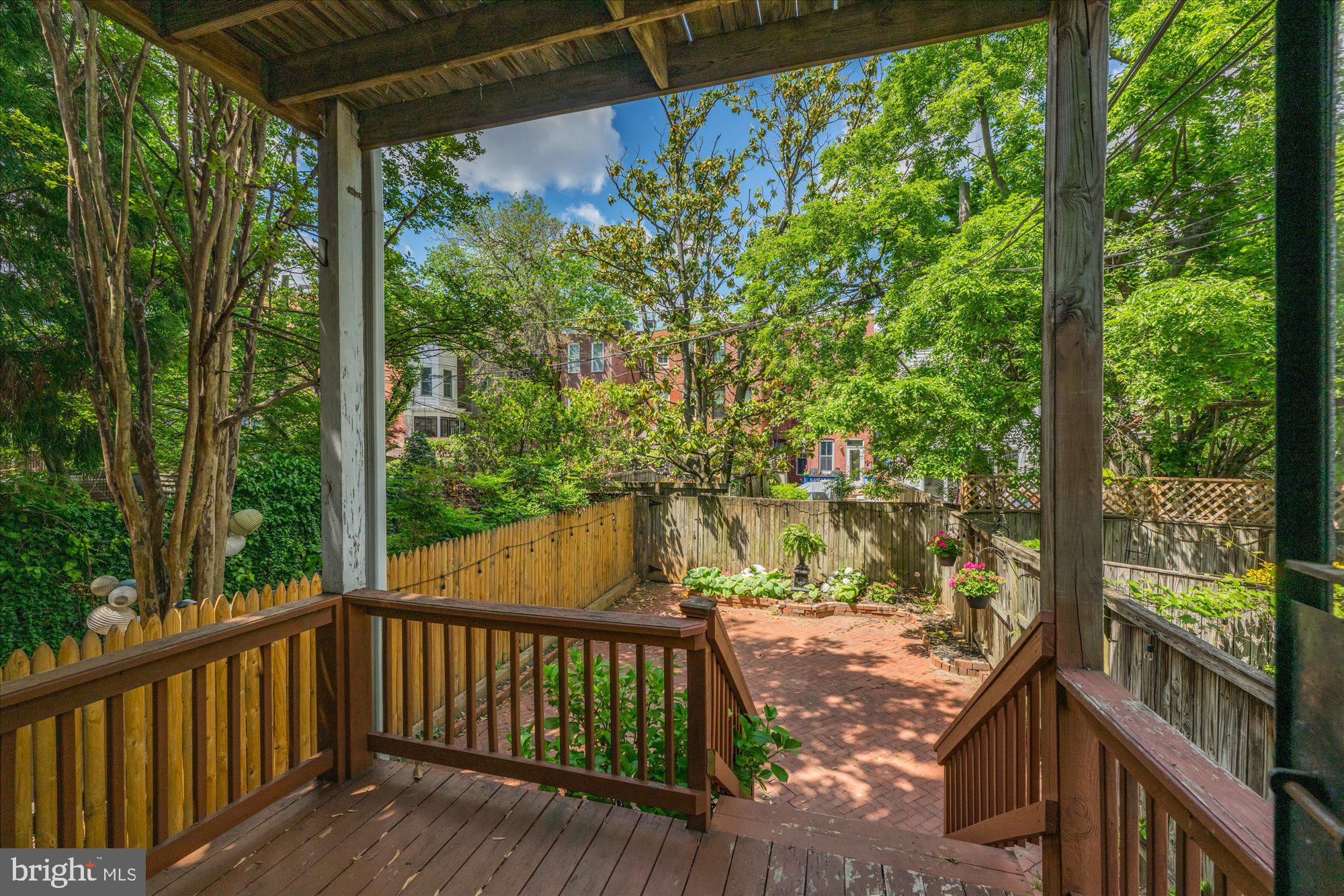 14 10th St NE
