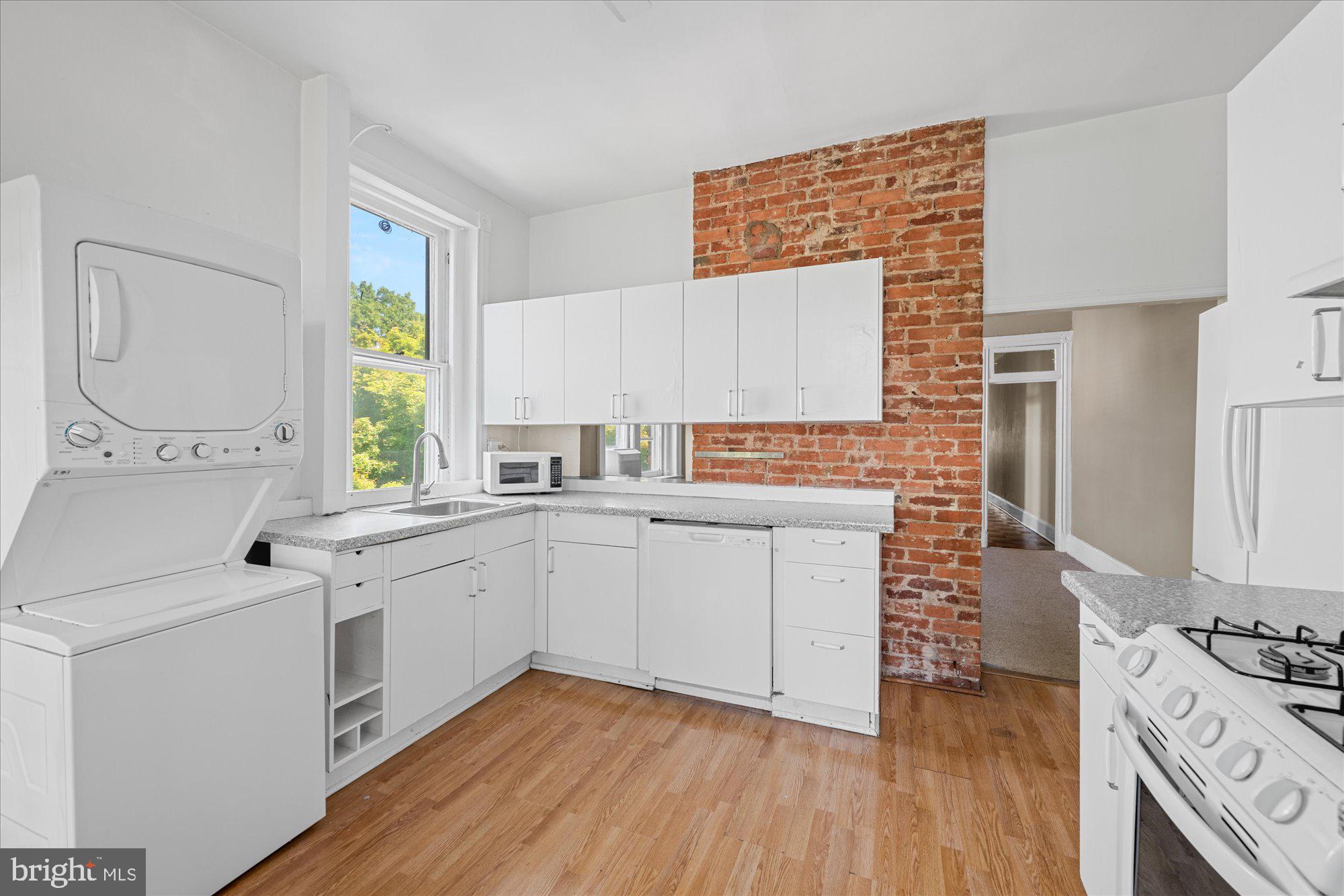 14 10th St NE