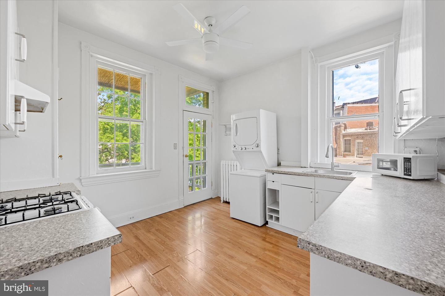 14 10th St NE