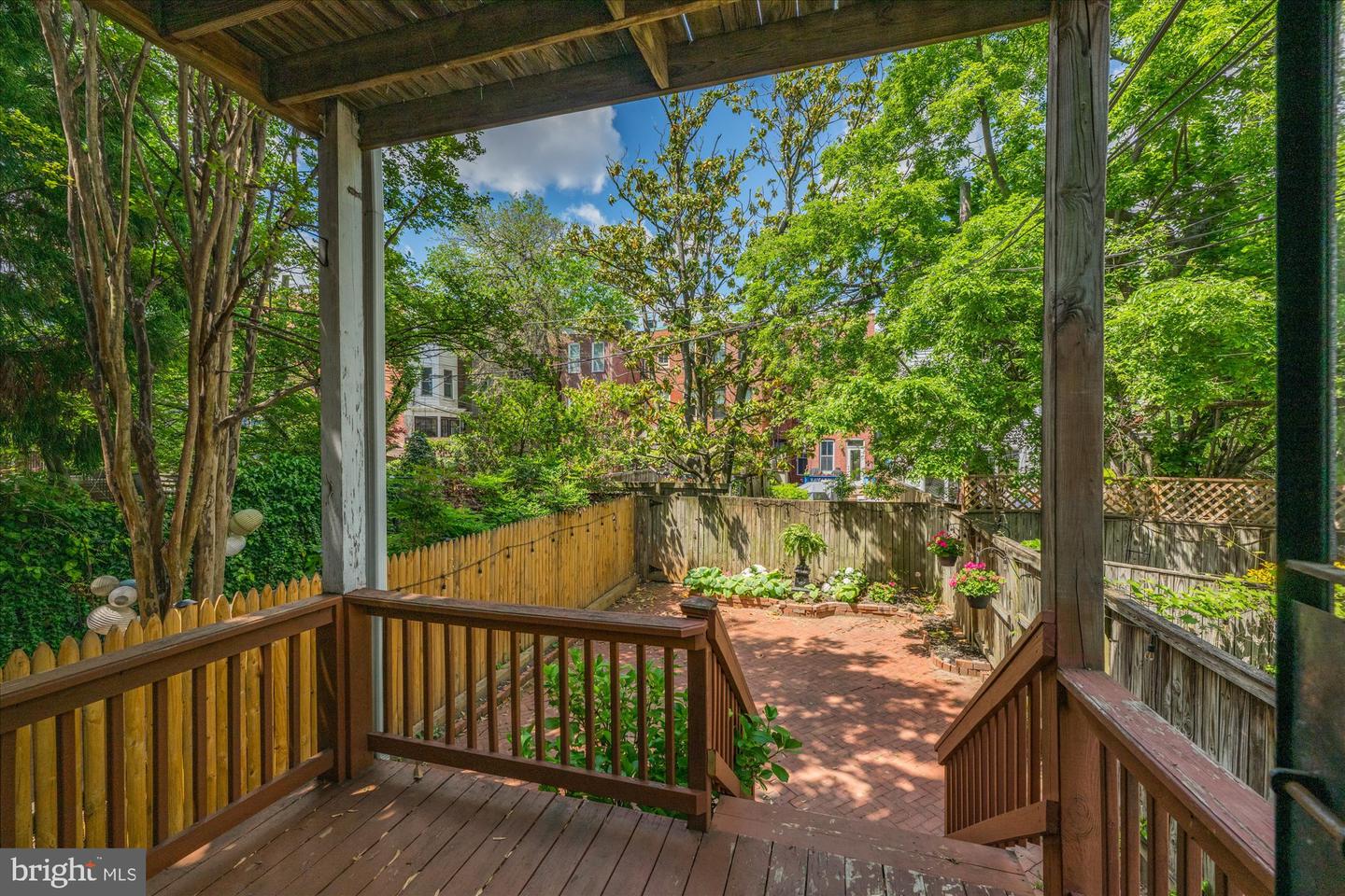 14 10th St NE