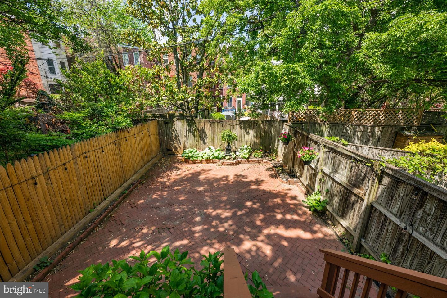 14 10th St NE