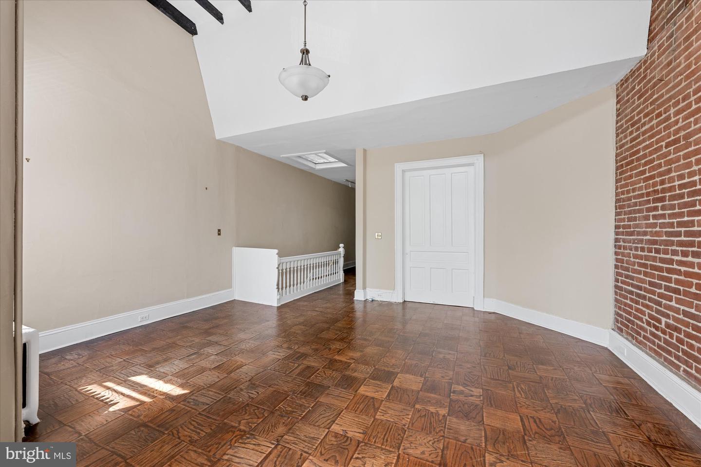 14 10th St NE