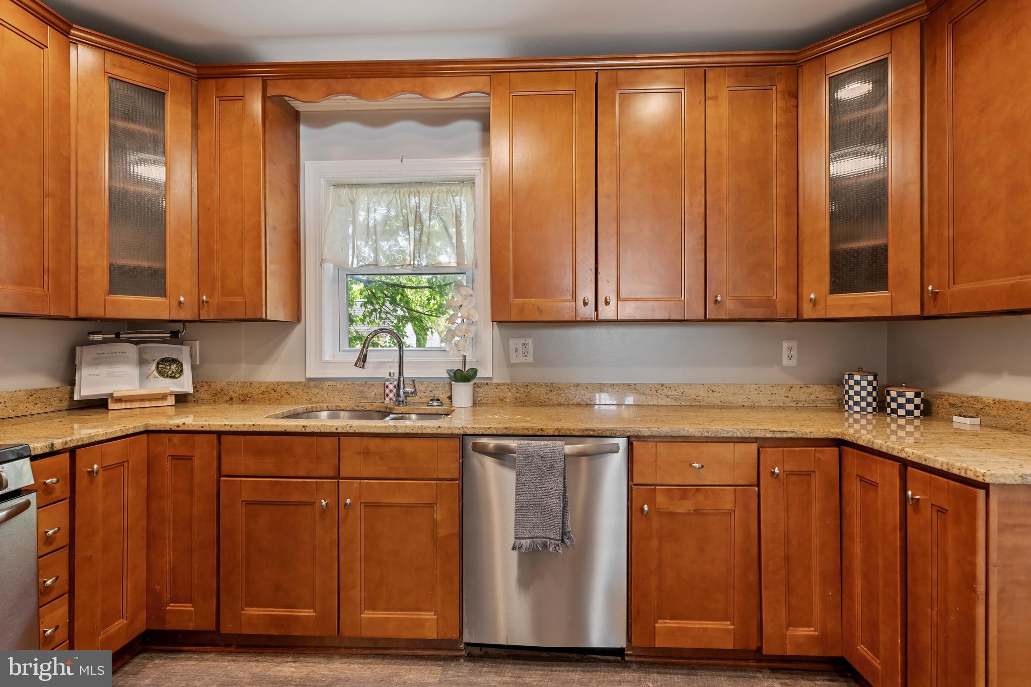 804 DAHLIA STREET NW