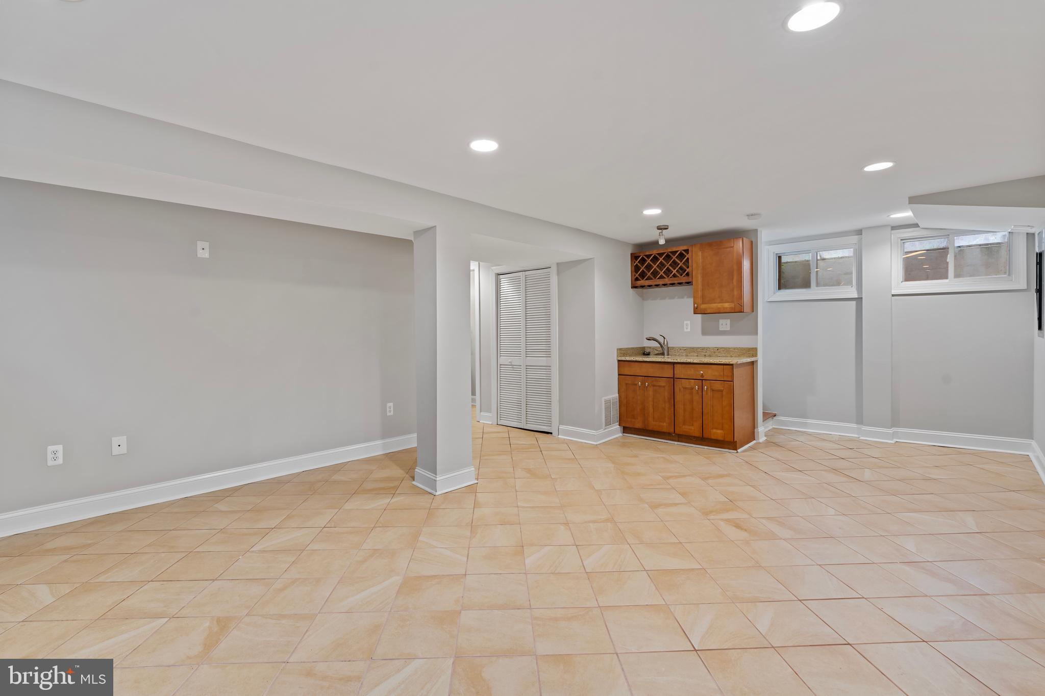 804 DAHLIA STREET NW