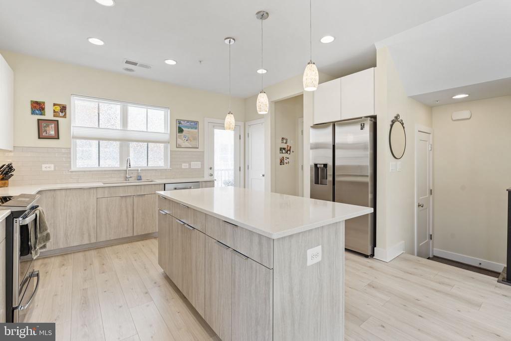 4451 JOSEPH PLACE NE