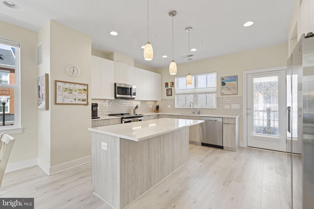 4451 JOSEPH PLACE NE