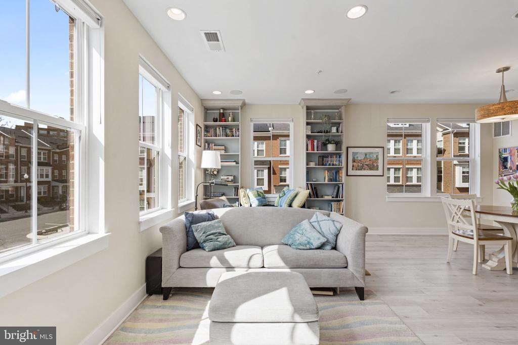 4451 JOSEPH PLACE NE