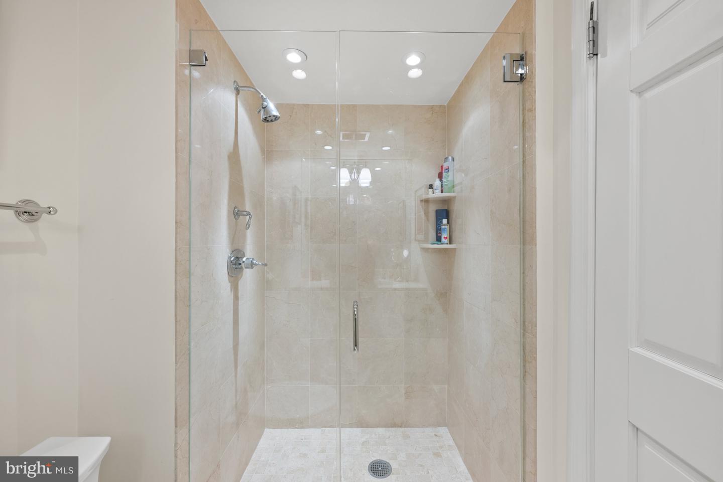 4200 Massachusetts Ave NW #813