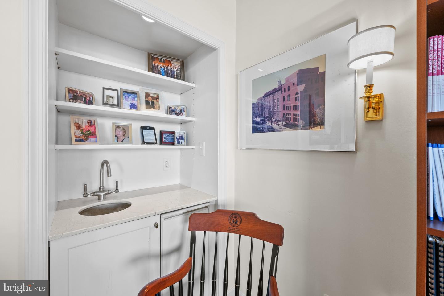 4200 Massachusetts Ave NW #813