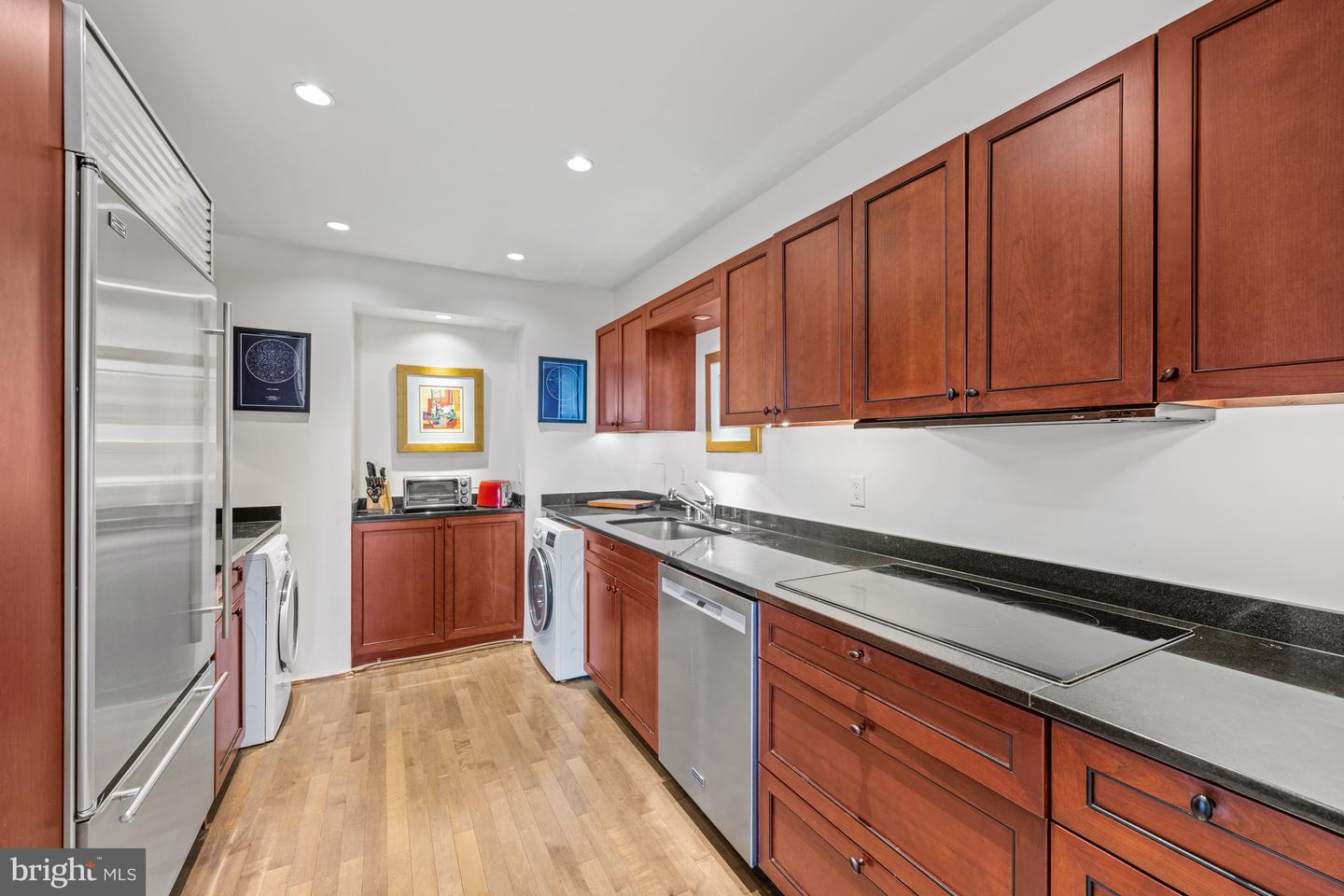 4200 Massachusetts Ave NW #813