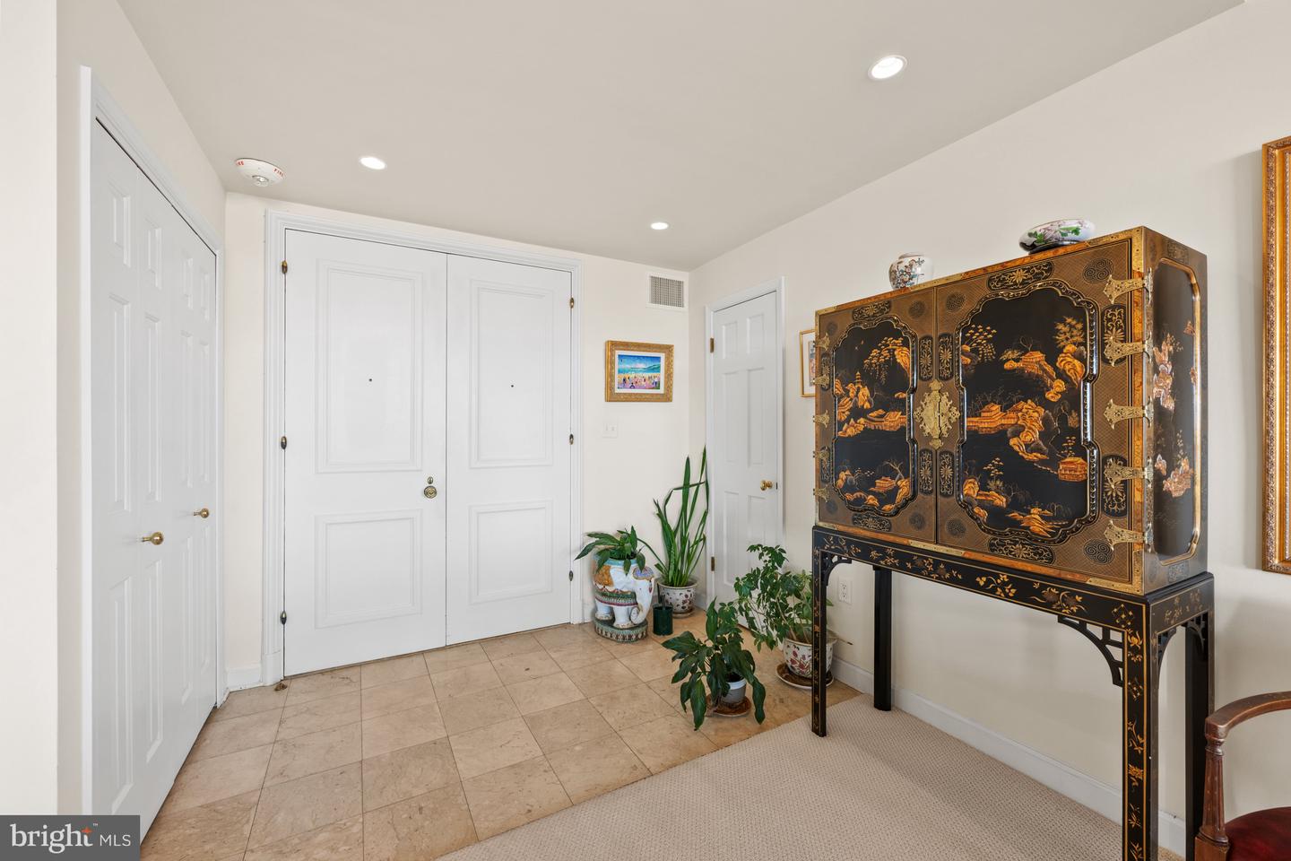 4200 Massachusetts Ave NW #813