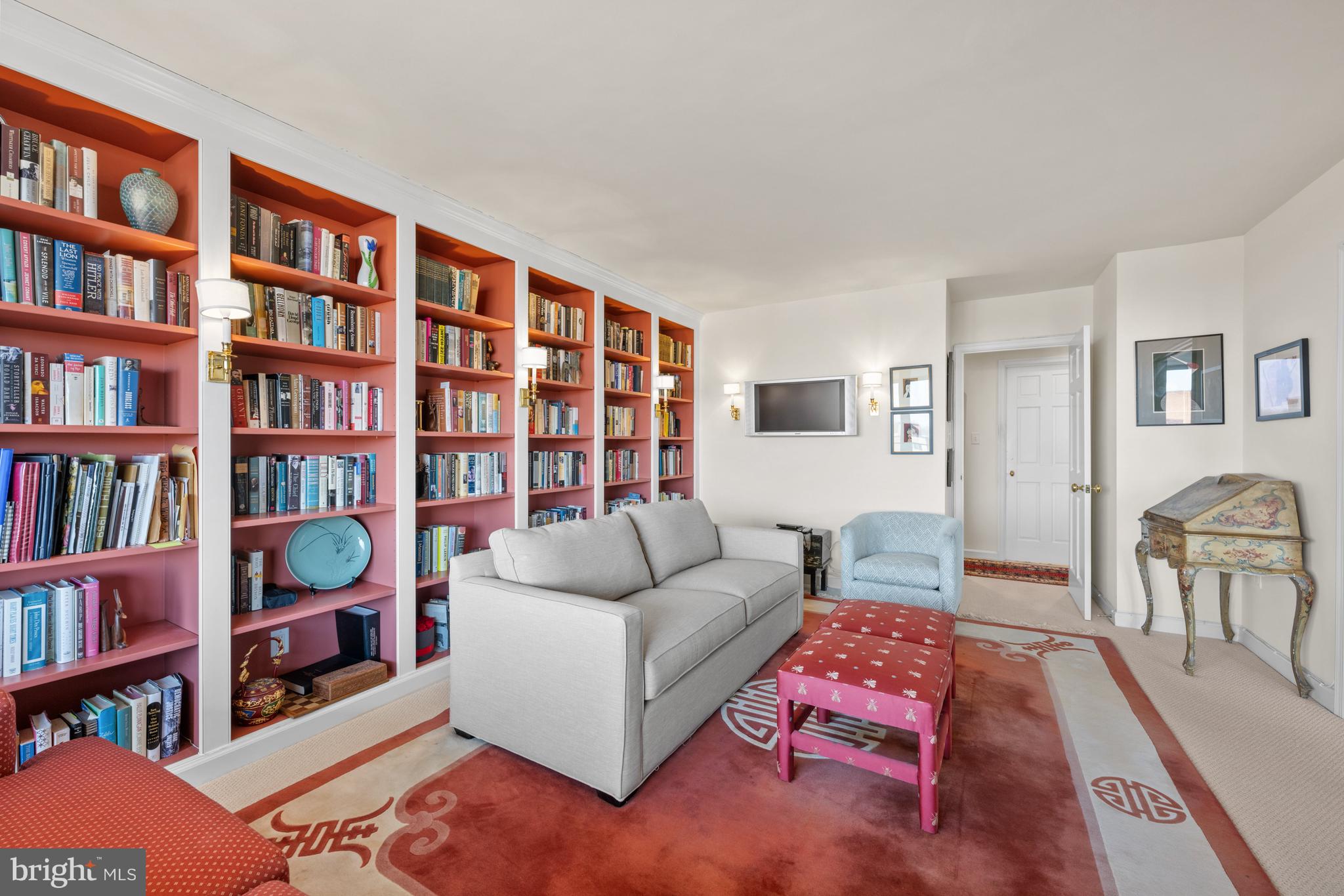 4200 Massachusetts Ave NW #813