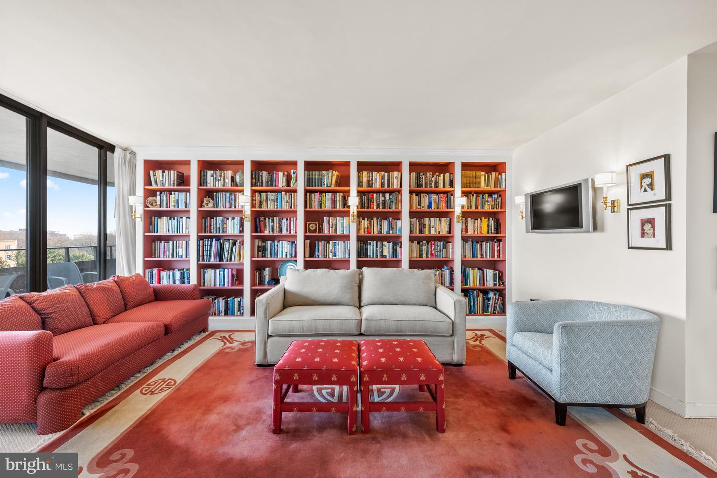 4200 Massachusetts Ave NW #813