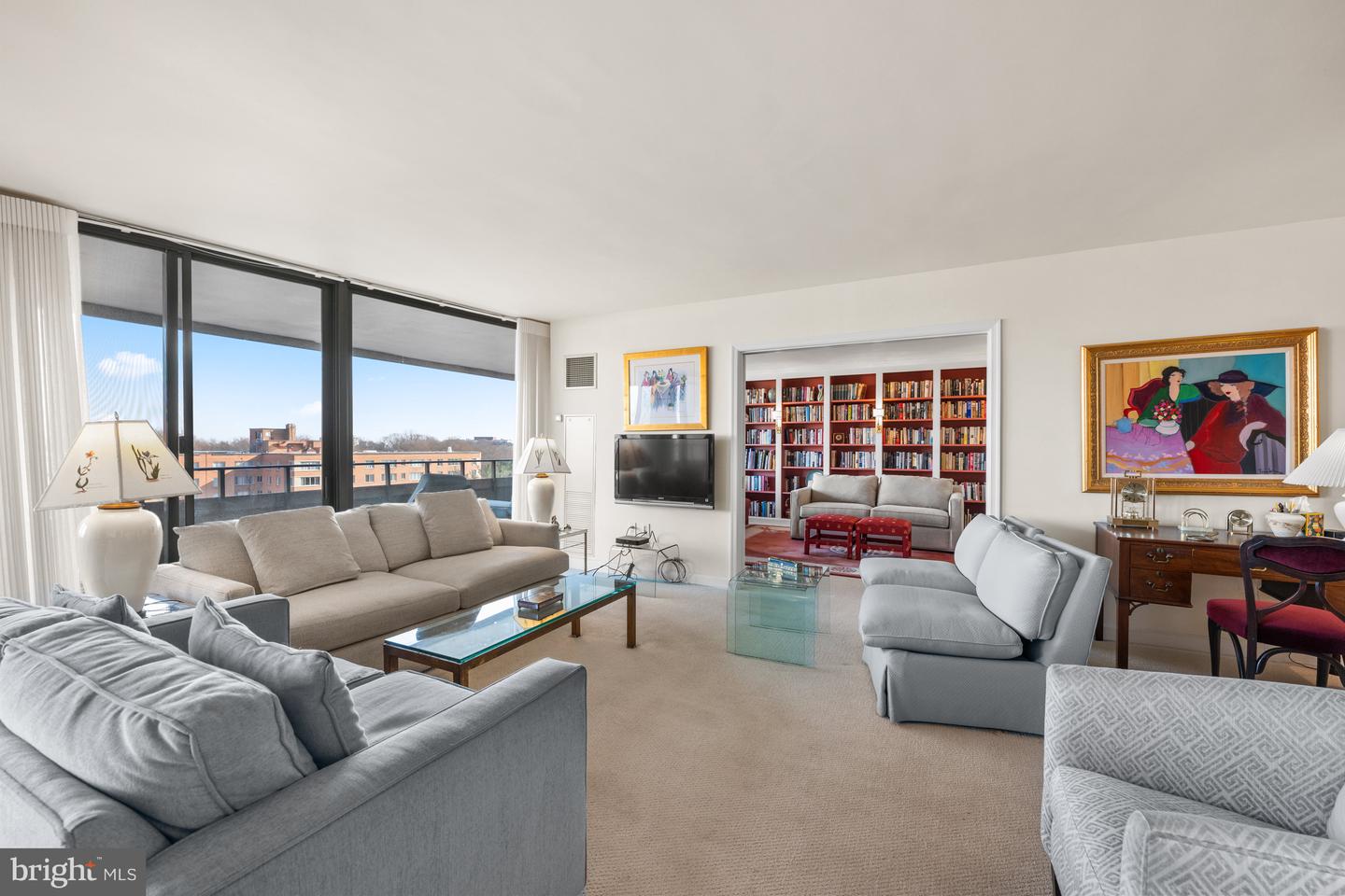 4200 Massachusetts Ave NW #813