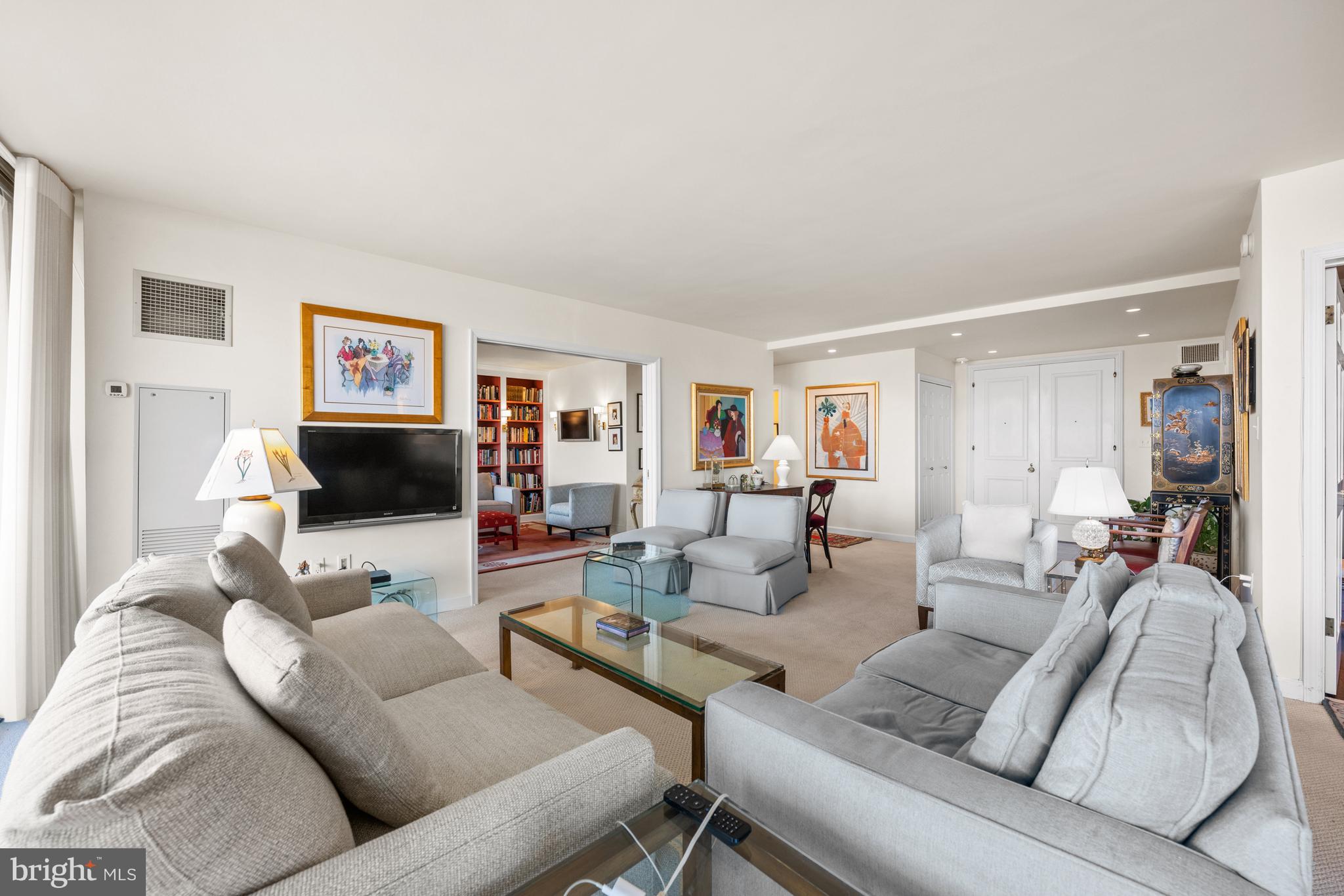 4200 Massachusetts Ave NW #813