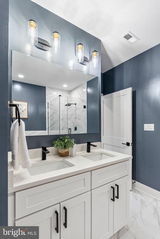 2019 M STREET NE 4