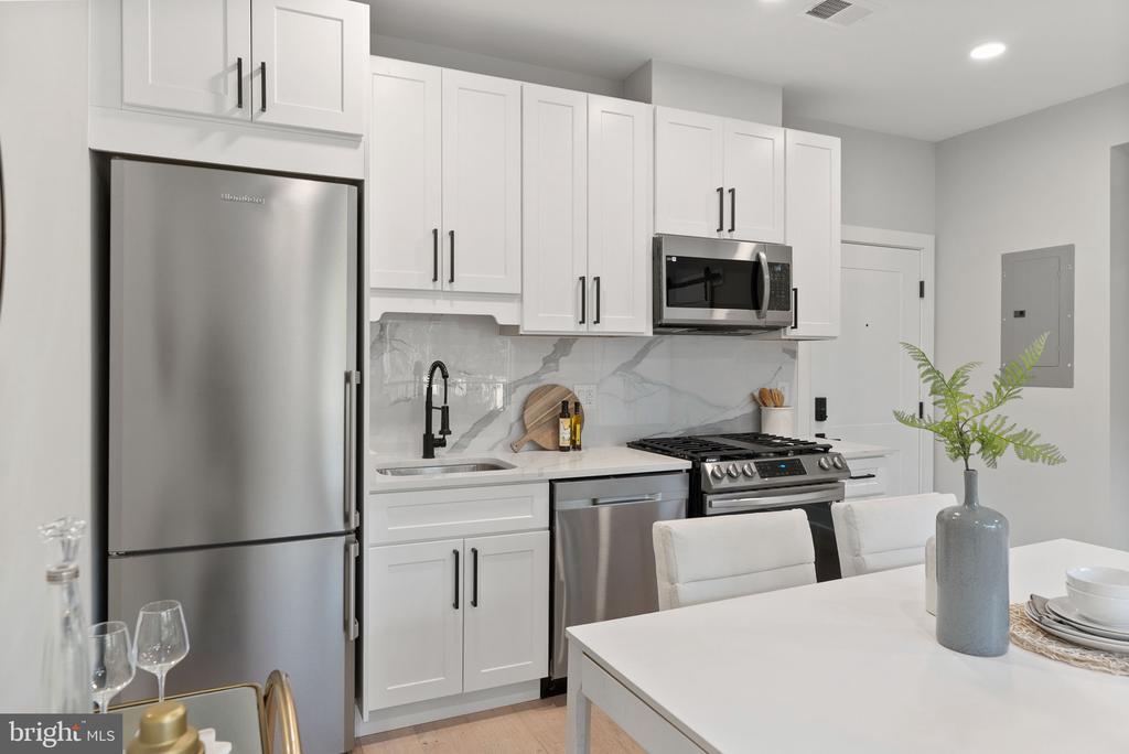 2019 M STREET NE 4