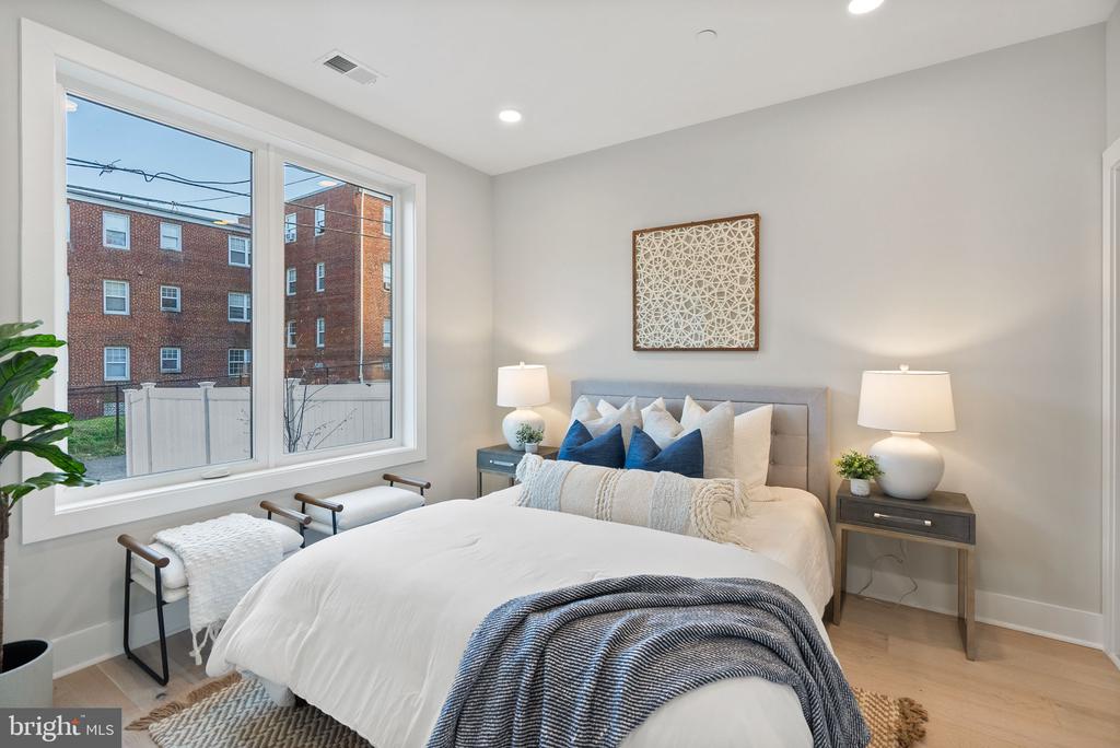 2019 M STREET NE 4