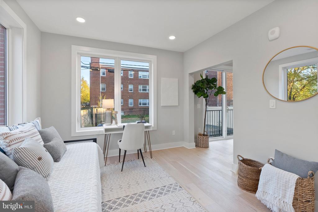 2019 M STREET NE 6