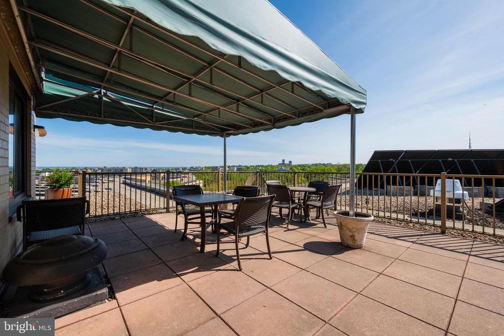 4740 CONNECTICUT AVENUE NW Unit: 1002