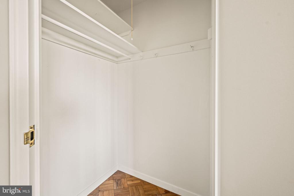 4740 CONNECTICUT AVENUE NW Unit: 1002