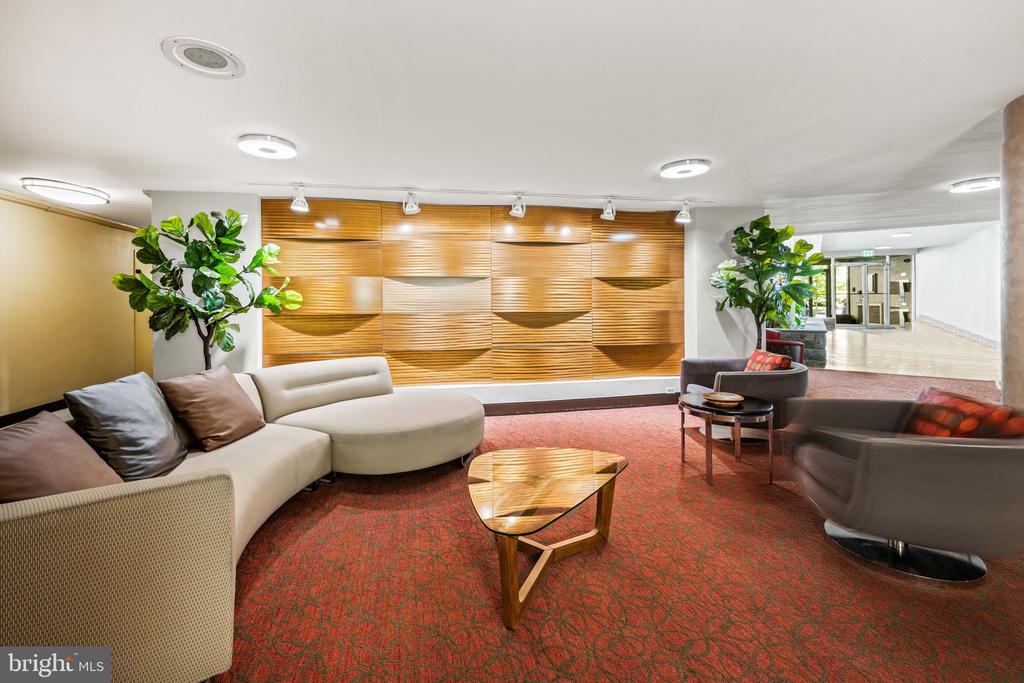 4740 CONNECTICUT AVENUE NW Unit: 1002