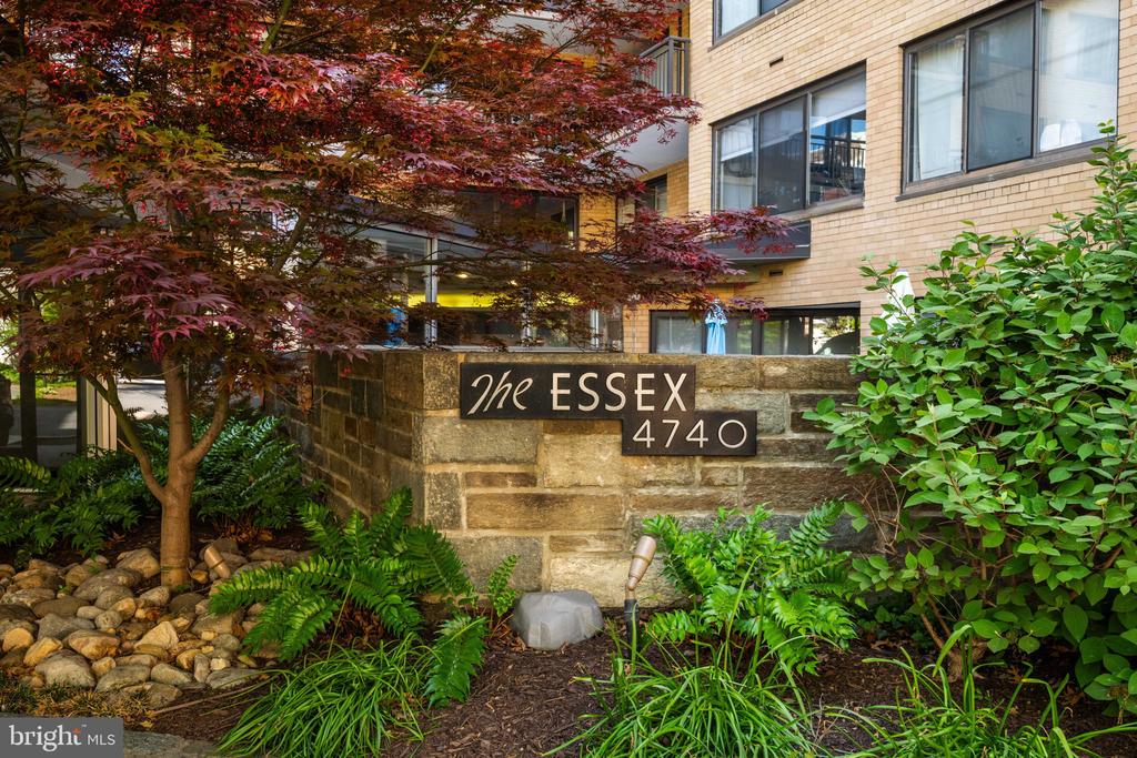 4740 CONNECTICUT AVENUE NW Unit: 1002