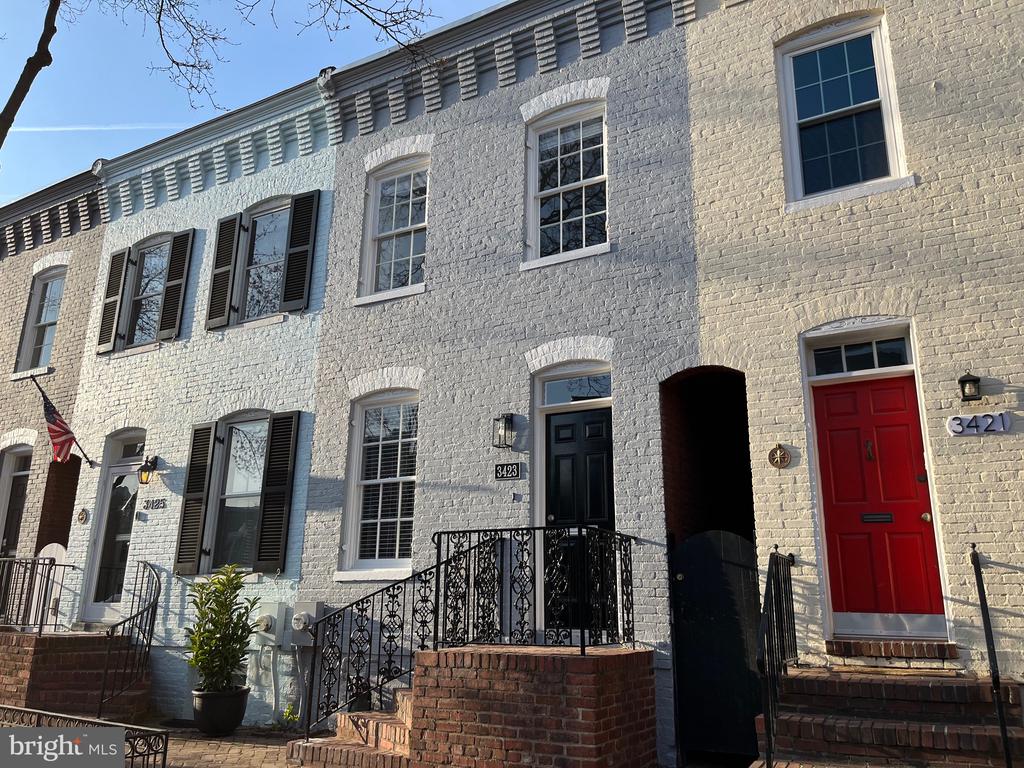 3423 O ST NW