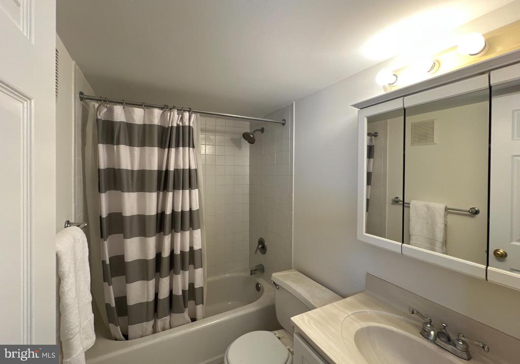 1621 T STREET NW T6