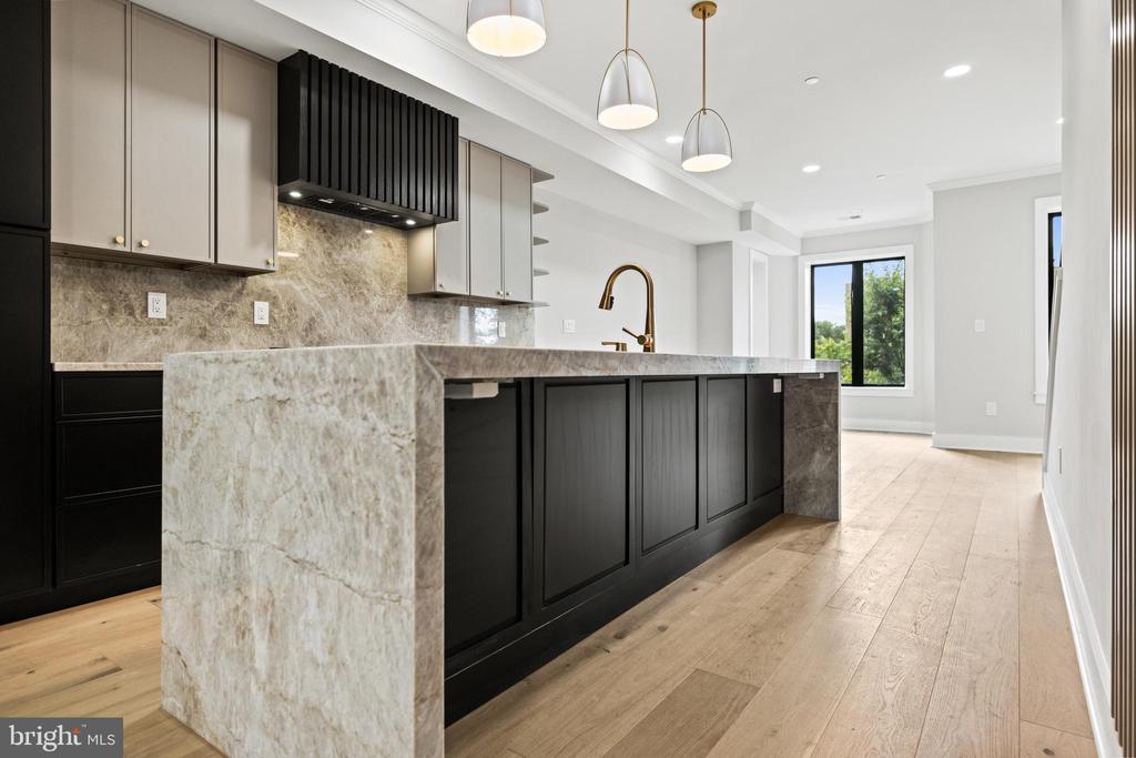 1407 1ST STREET NW PH-2