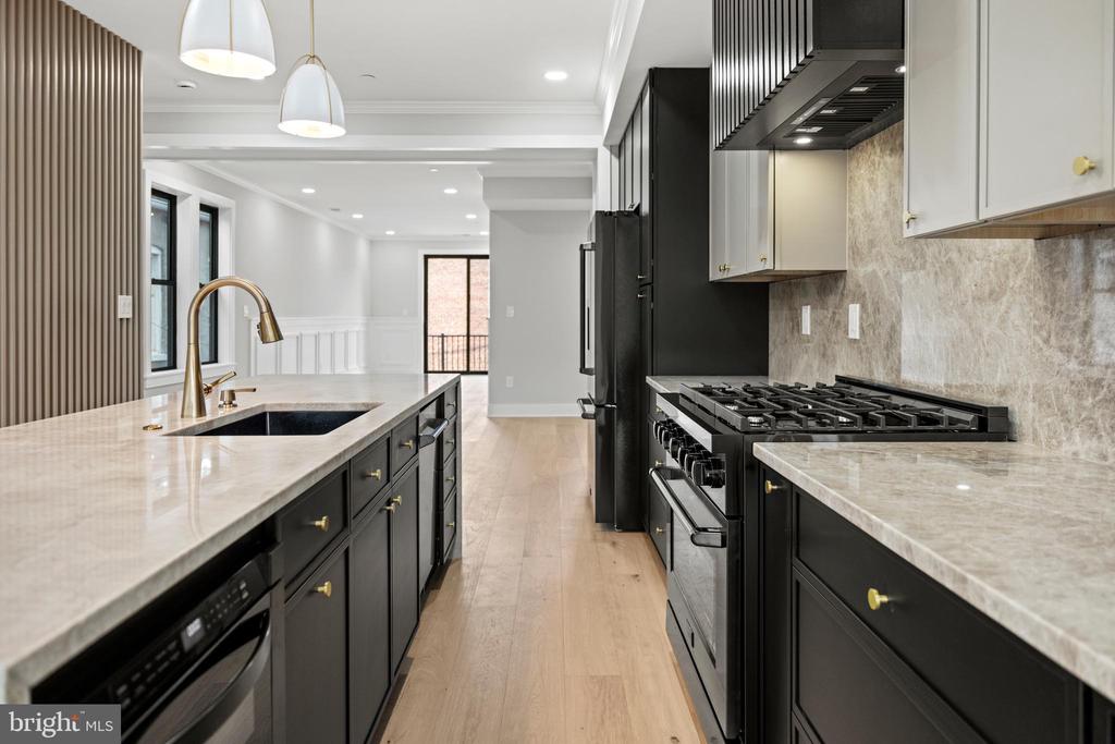 1407 1ST STREET NW PH-2