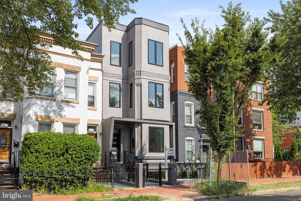 1407 1ST STREET NW PH-2