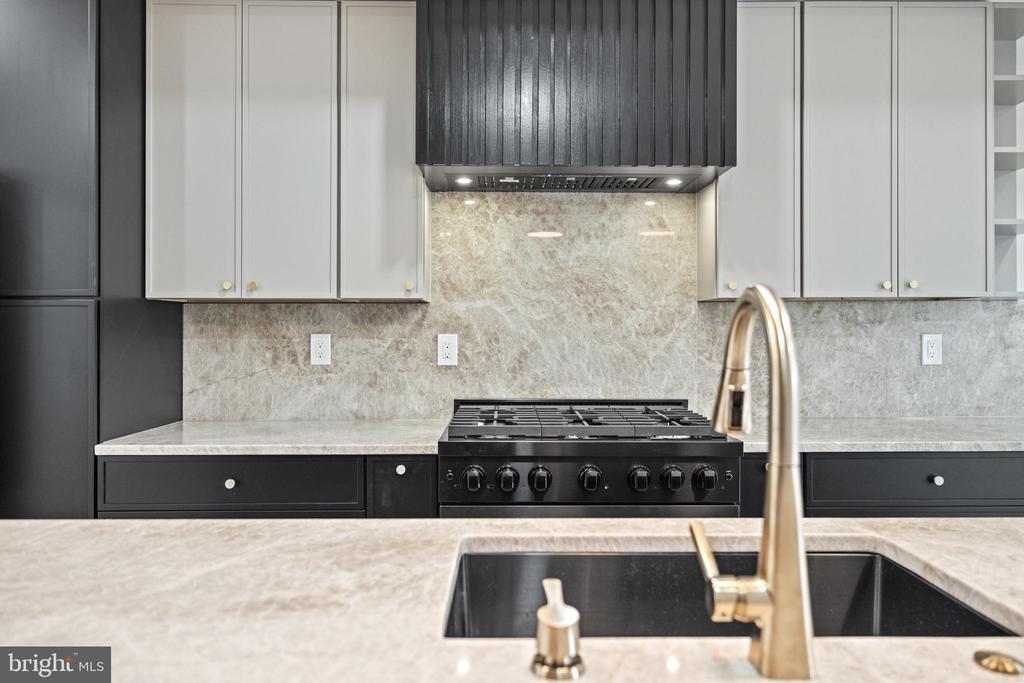 1407 1ST STREET NW PH-2