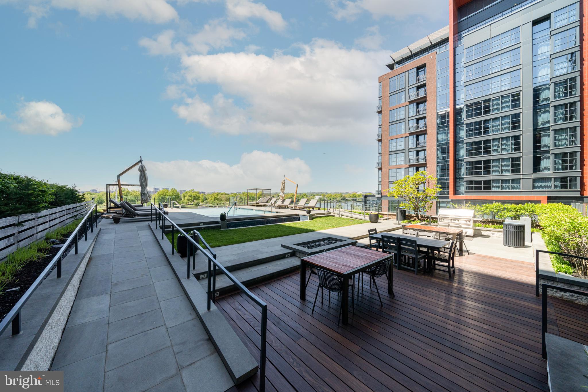 45 SUTTON SQUARE SW PH11