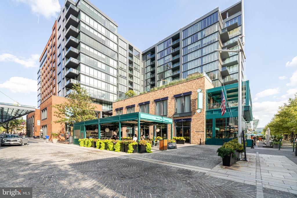 45 SUTTON SQUARE SW PH11