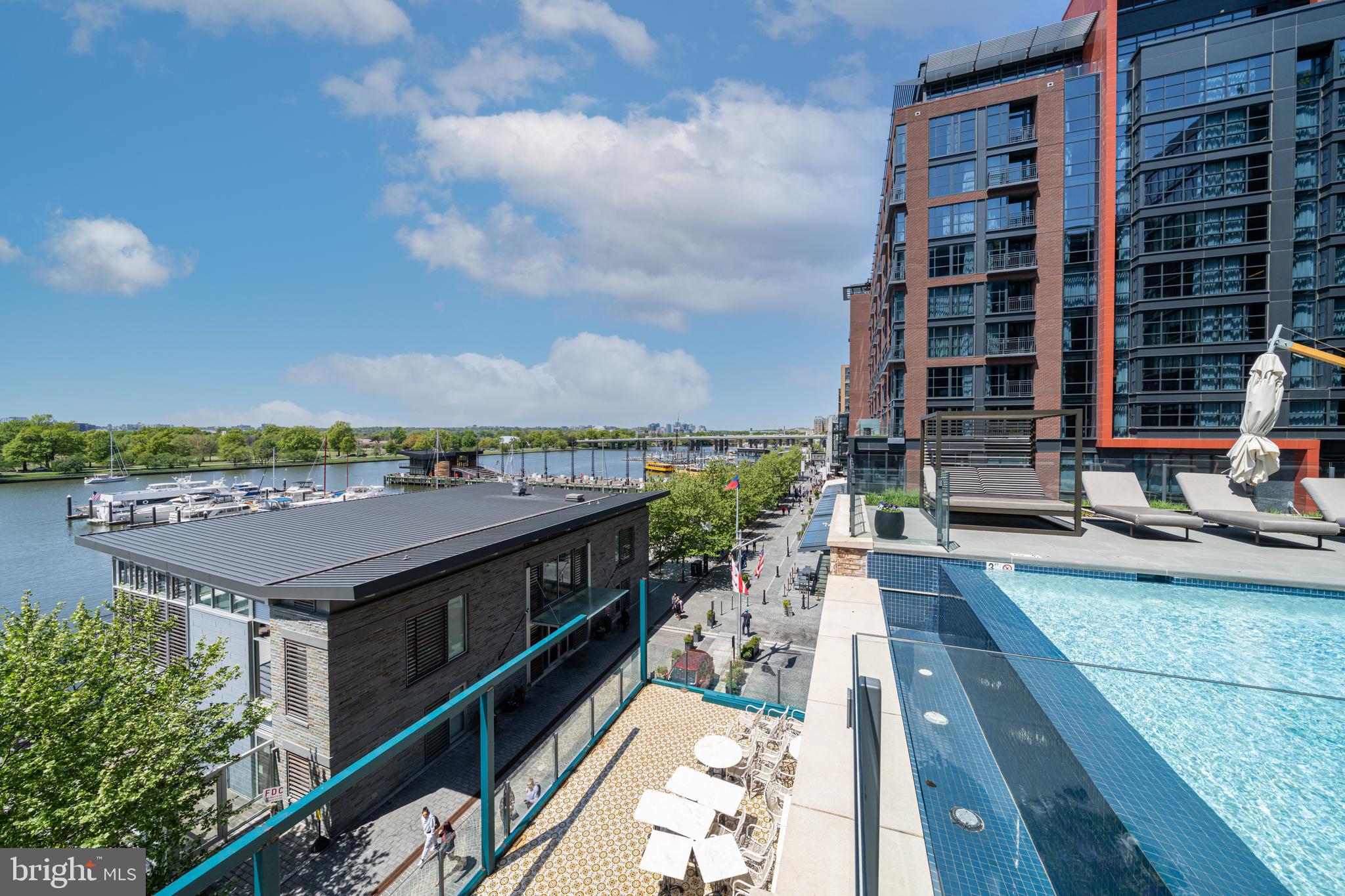 45 SUTTON SQUARE SW PH11