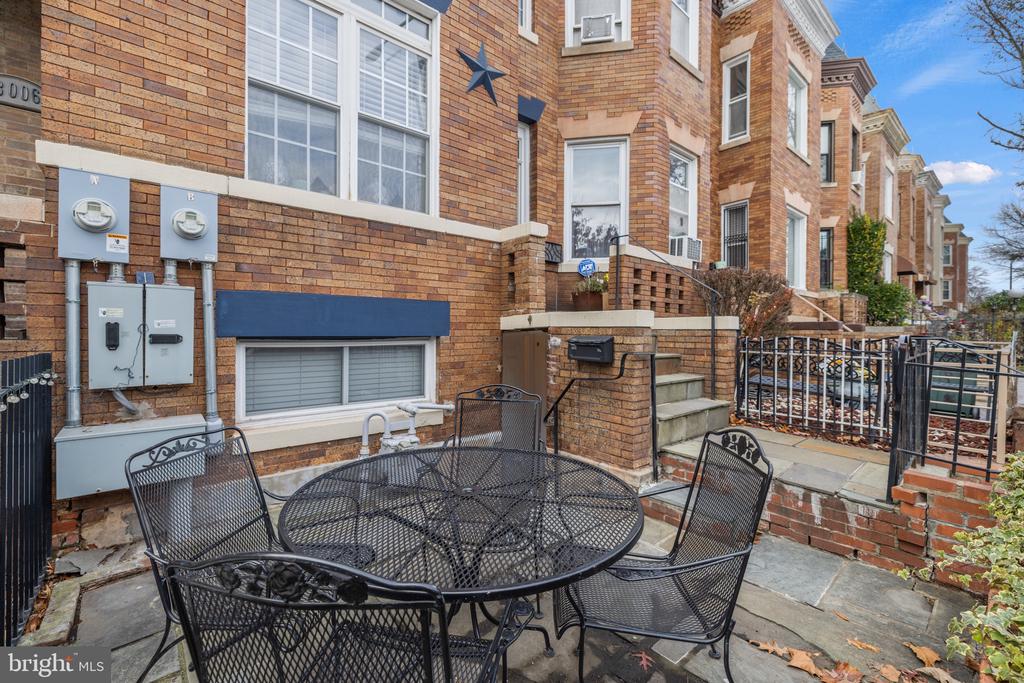 3008 11TH STREET NW A