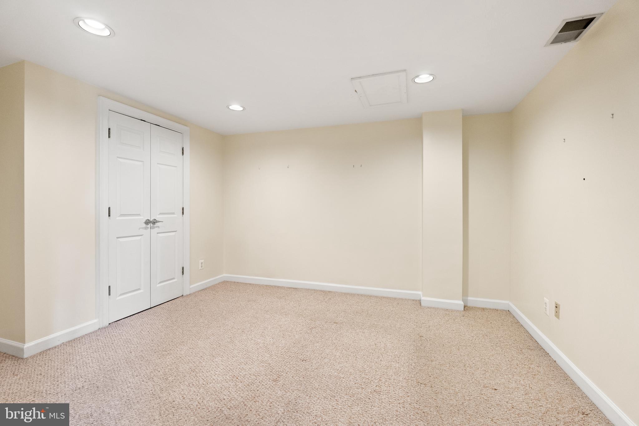 3901 Connecticut Ave NW #406