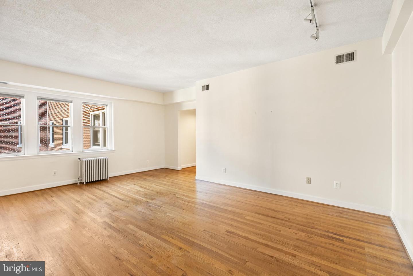 3901 Connecticut Ave NW #406