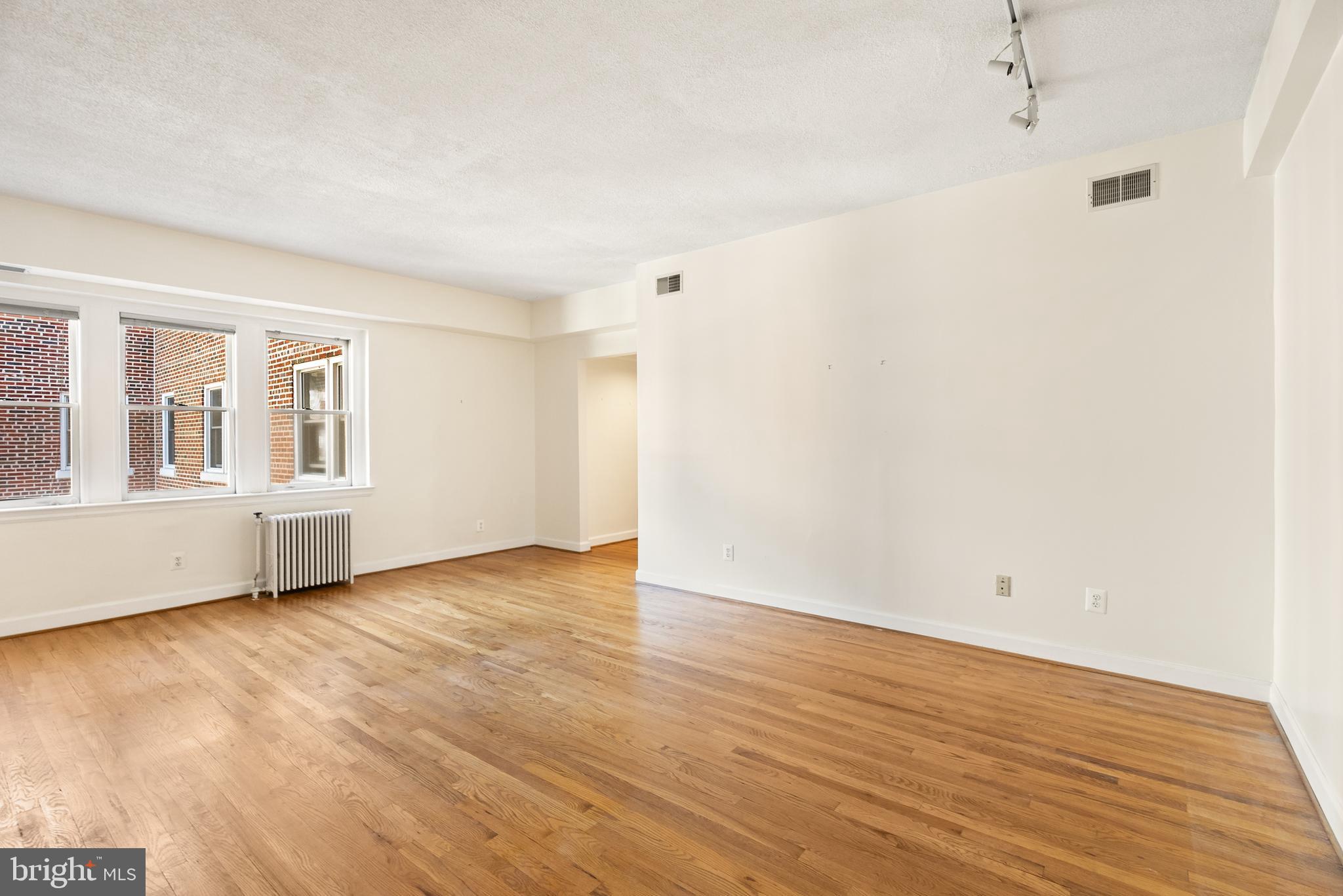 3901 Connecticut Ave NW #406