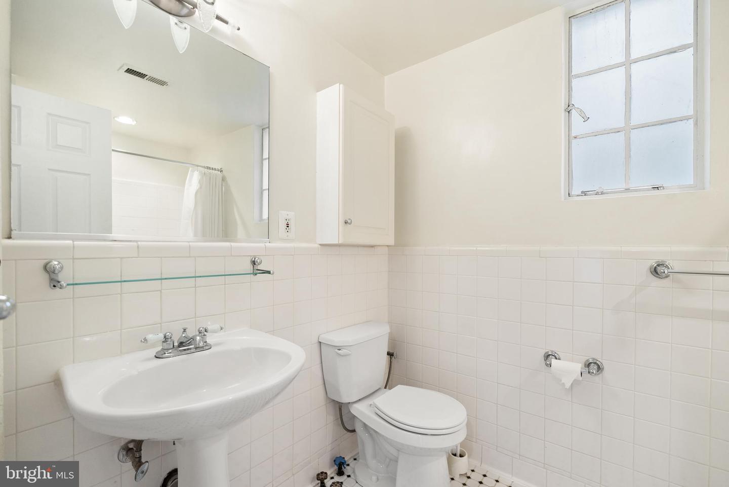 3901 Connecticut Ave NW #406