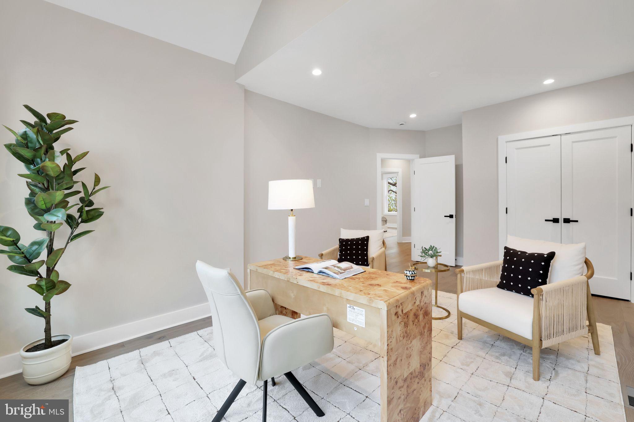 3740 Kanawha St NW