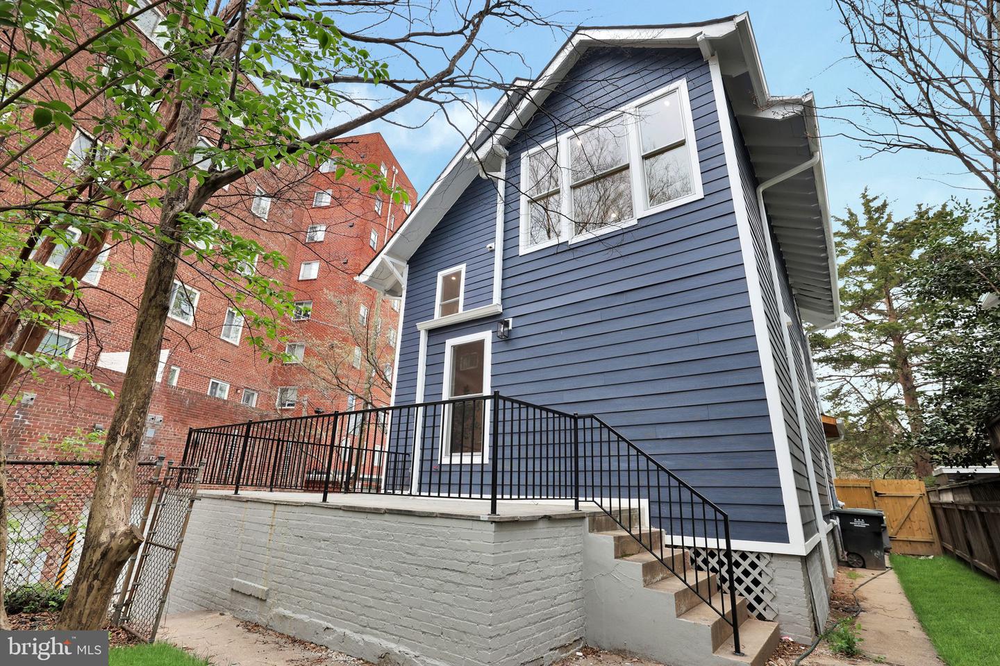 3740 Kanawha St NW