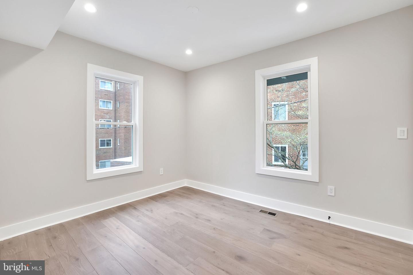 3740 Kanawha St NW