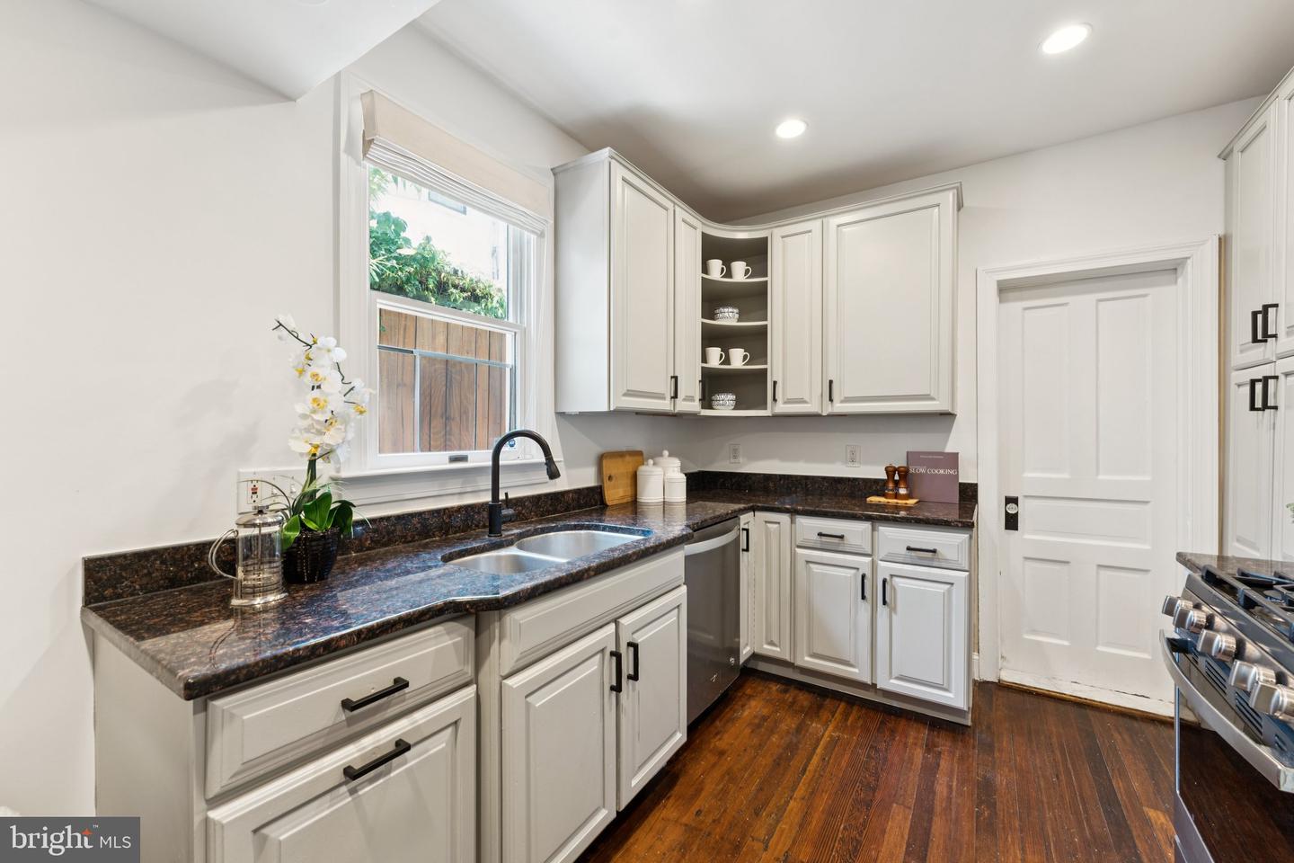 3261 O St NW