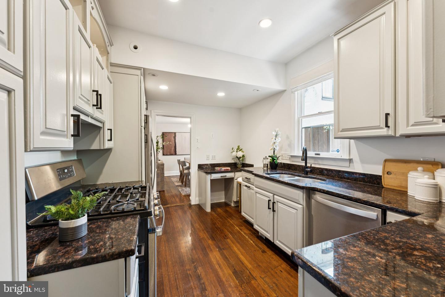 3261 O St NW