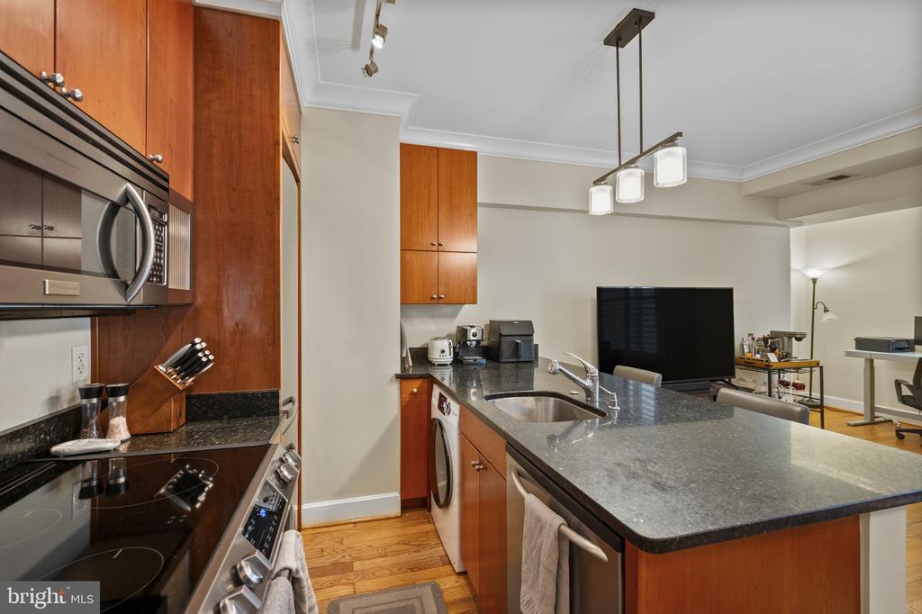 1121 24TH STREET NW 108