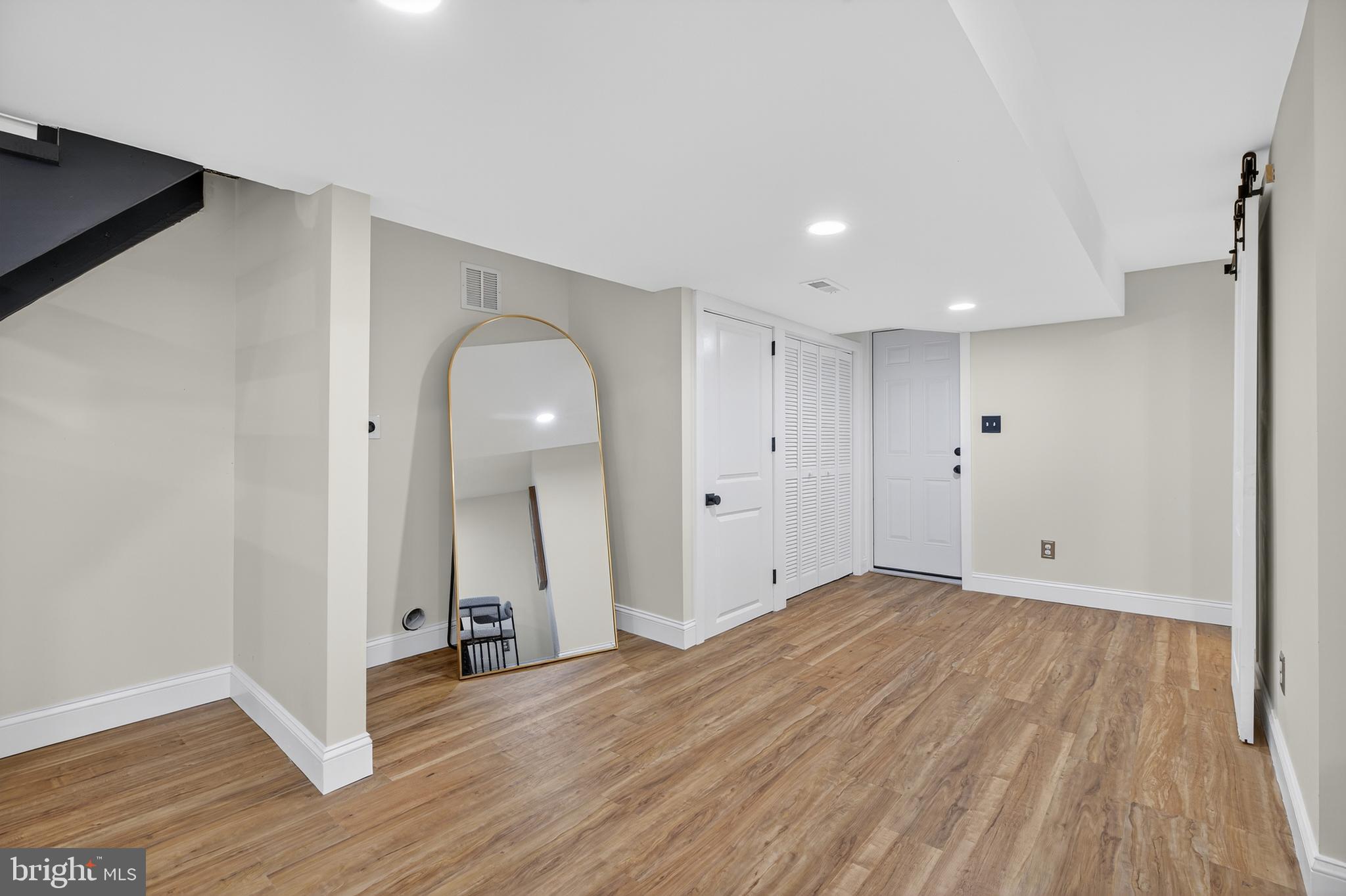 125 URELL PLACE NE