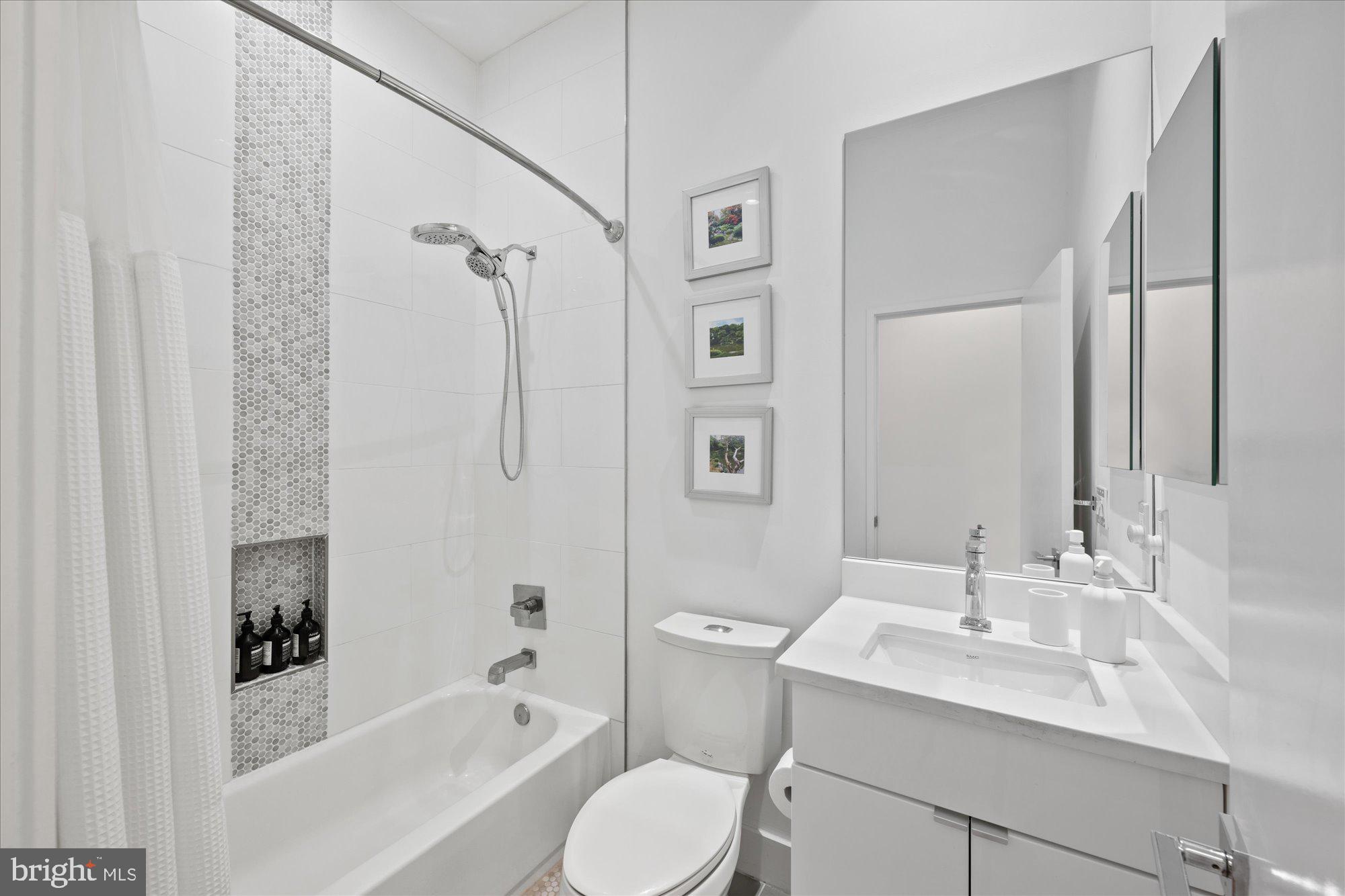 1125 MORSE STREET NE 3 PENTHOUSE