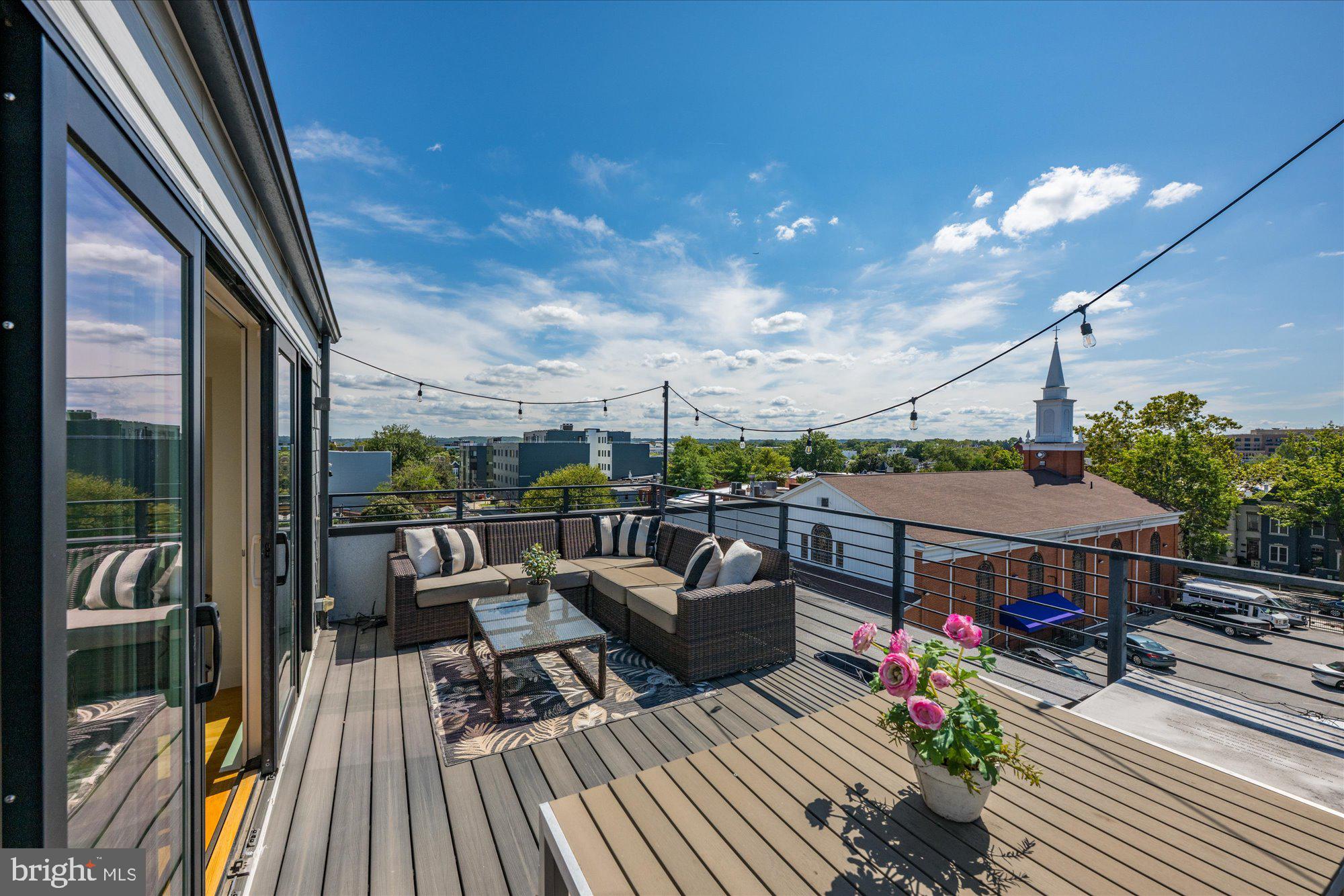 1125 MORSE STREET NE 3 PENTHOUSE